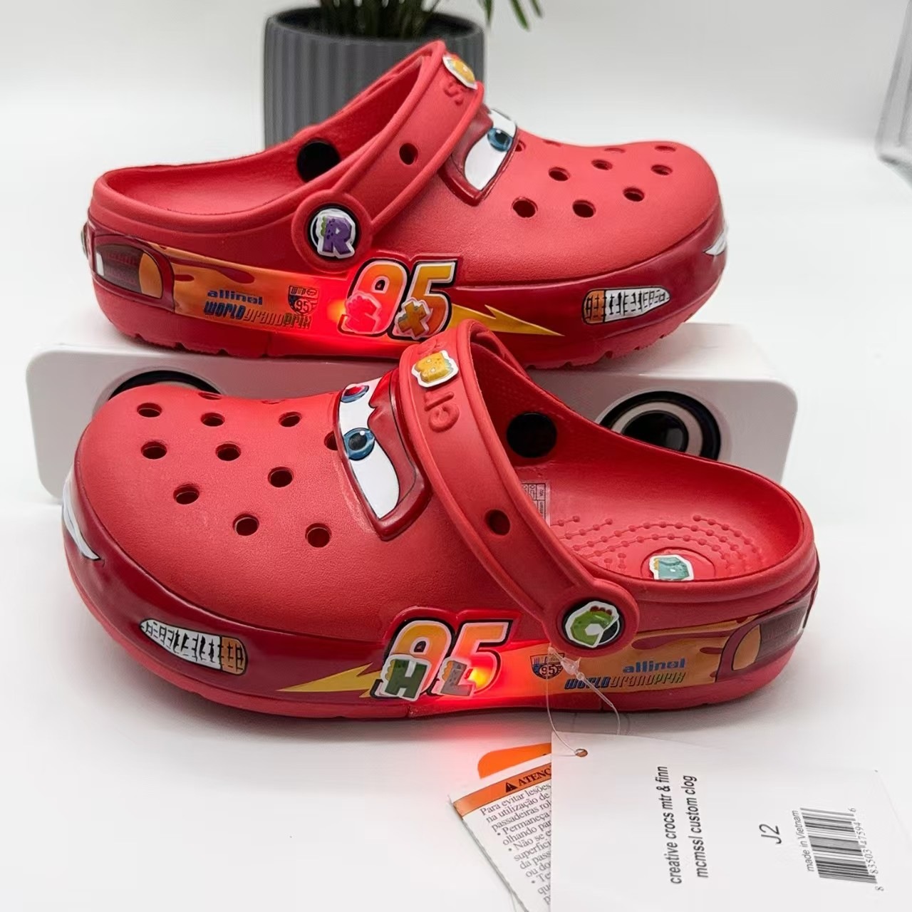 Lighting Mcqueen Decor - Kinder-LED-Leuchtsandalen im Lightning McQueen-Design, Cartoon-Lochschuhe, rutschfeste